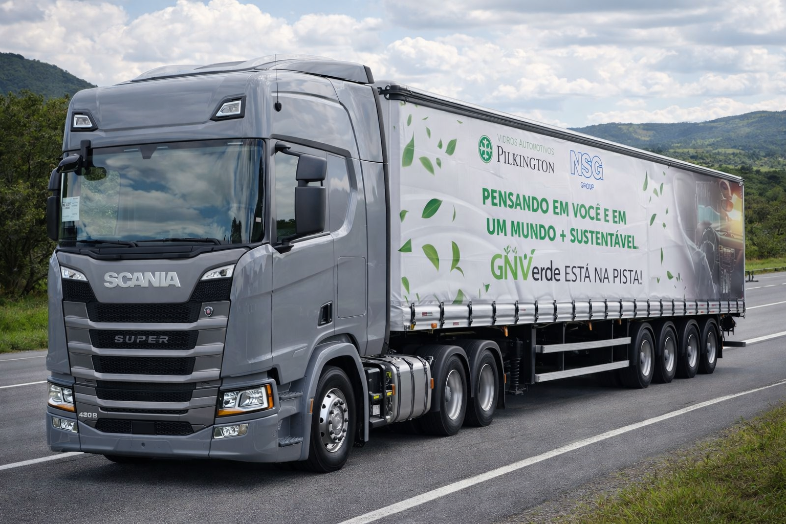 Caminhao Scania Super na estrada